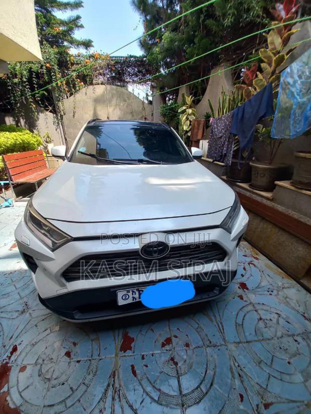 Toyota RAV4 Adventure AWD 2020 White