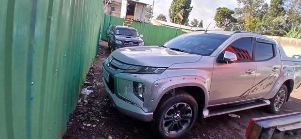 Mitsubishi L200 Double Cab 2.2 4WD 2021 Silver