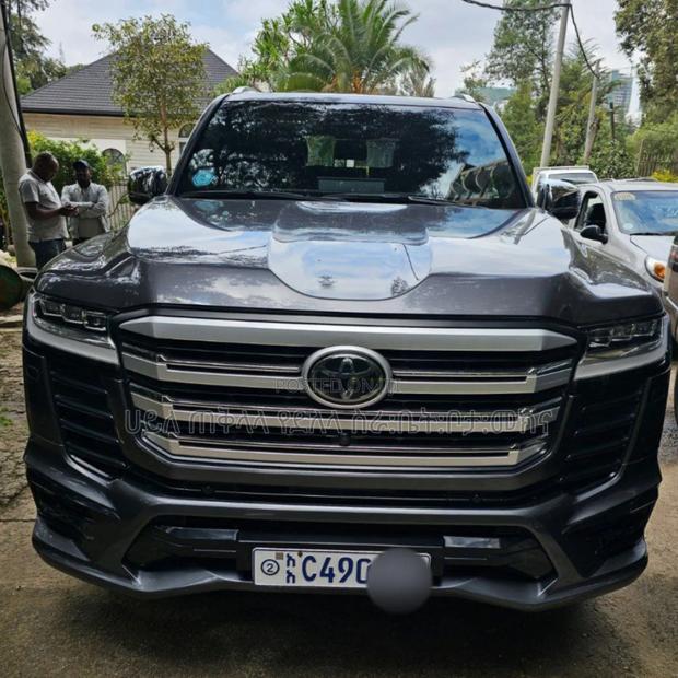 Toyota Land Cruiser 2023 Pearl