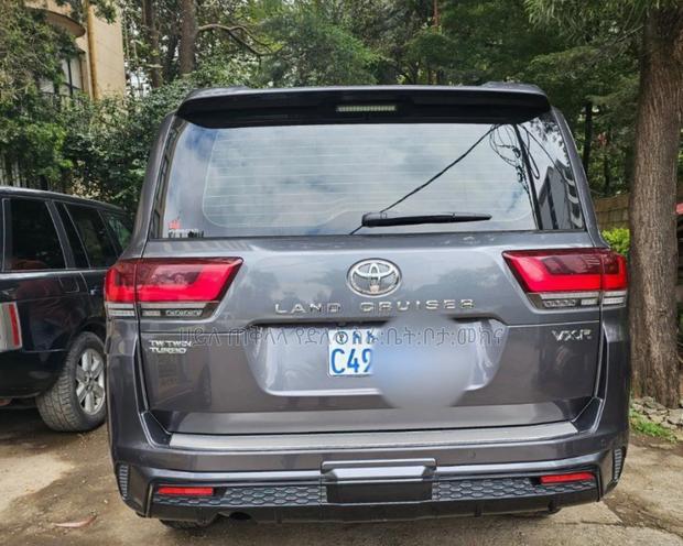 Toyota Land Cruiser 2023 Pearl