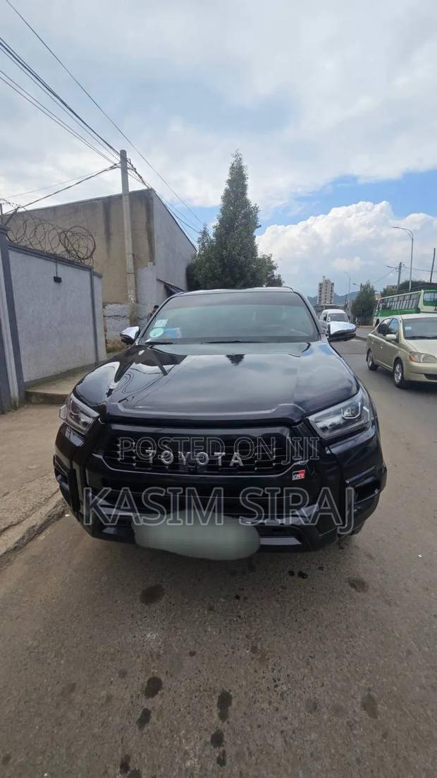 Toyota Hilux Revo Double Cab Deisel 2.8 AWD 2022 Black