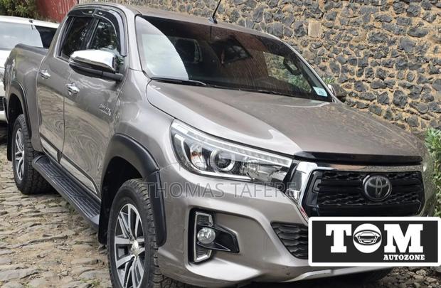 Toyota Hilux 2020 Beige