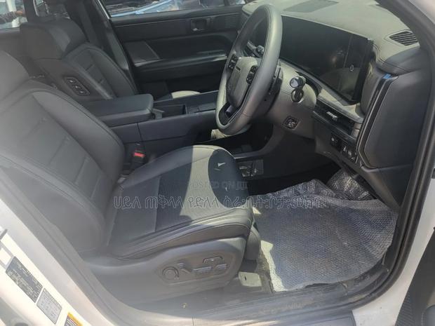 New Hyundai Santa Fe HEV 2024 White