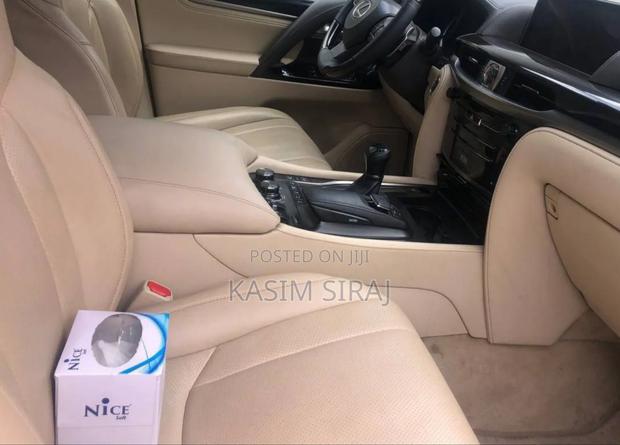 Lexus LX 570 AWD 2016 Blue