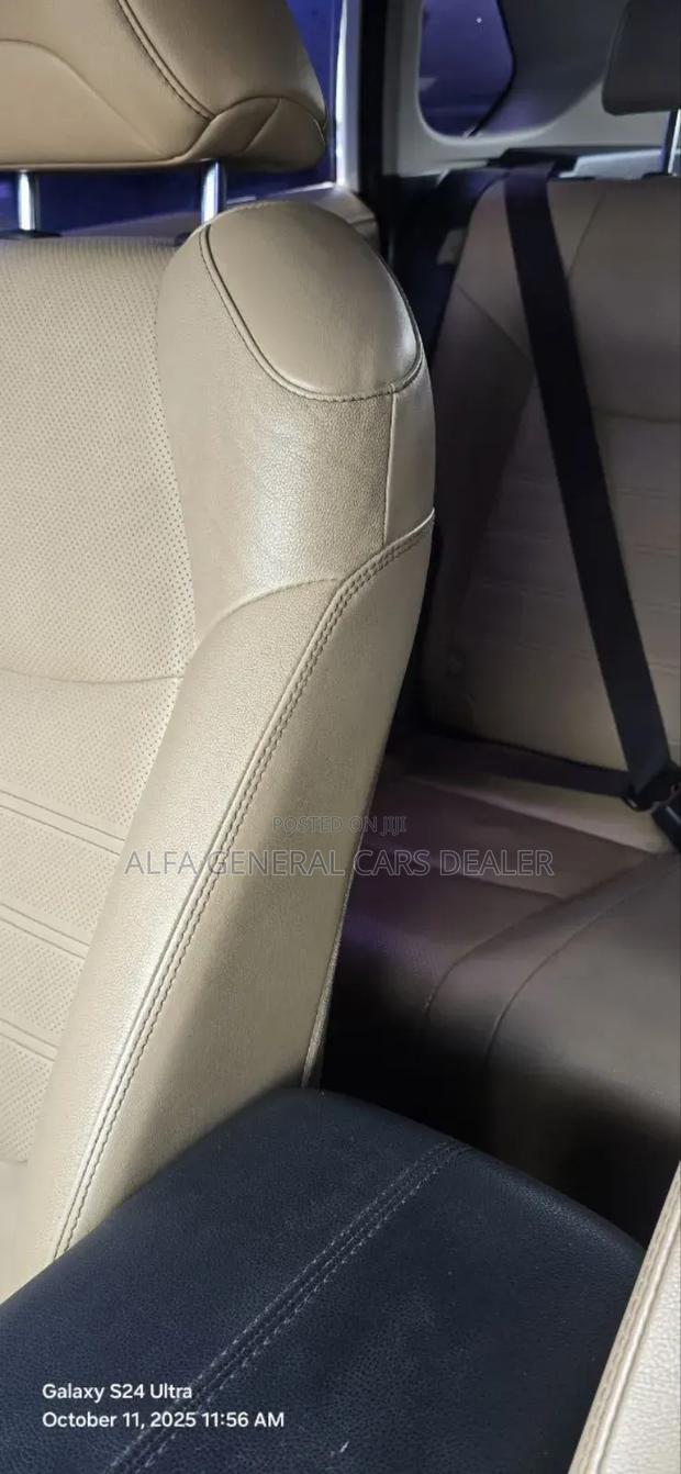 Toyota RAV4 2021 White