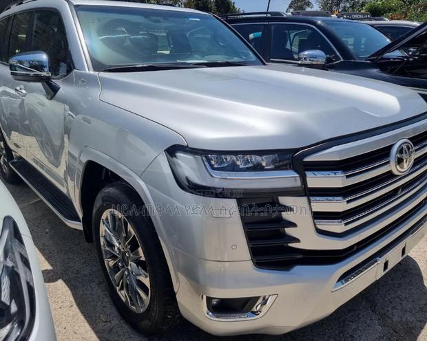 New Toyota Land Cruiser 2023 Silver