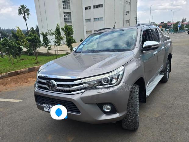 Toyota Hilux 2018 Pearl