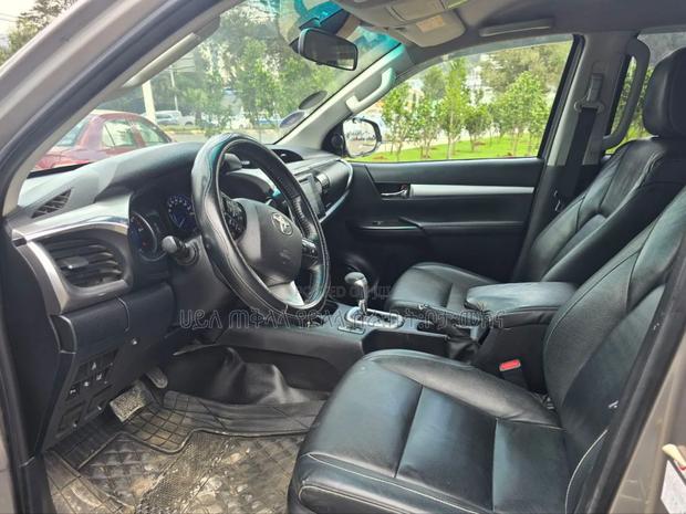 Toyota Hilux 2018 Pearl