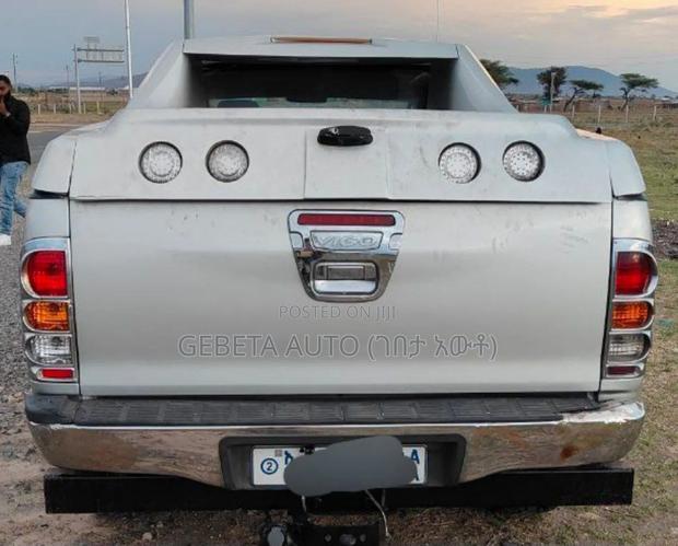 Toyota Hilux 2010 Silver