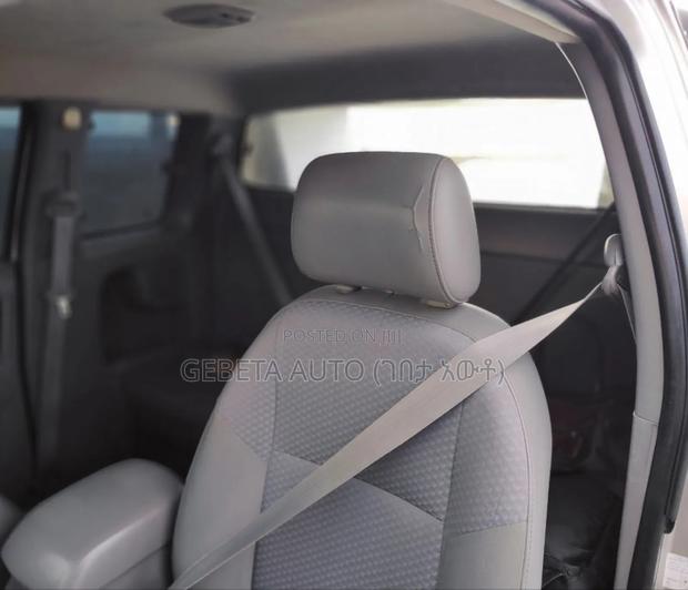 Toyota Hilux 2010 Silver