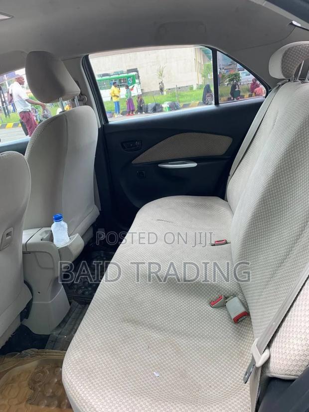 Toyota Belta 2006 Silver