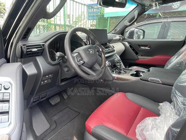 New Toyota Land Cruiser 3.3 Diesel 4WD 2022 Black