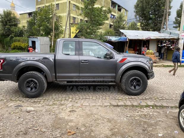 Ford F-150 Lariat 4x2 SuperCab Styleside 6.5 ft. box 145 in. WB 2018