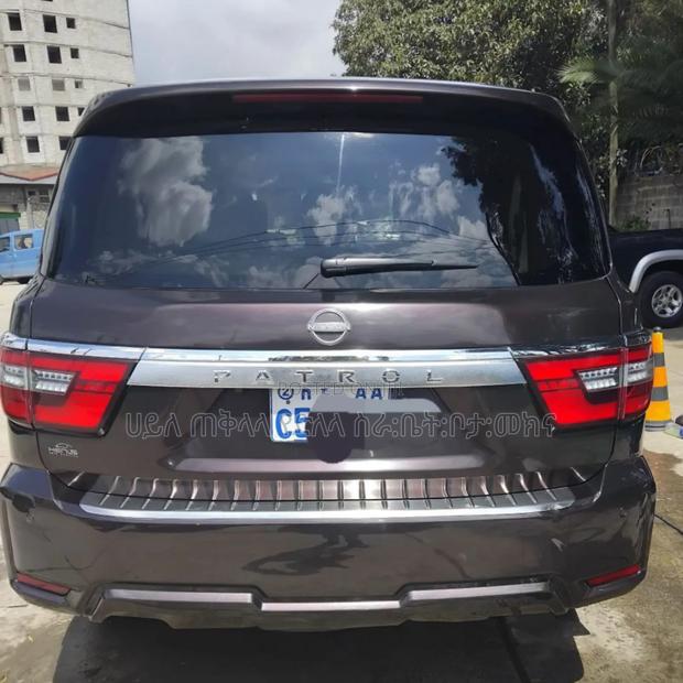 Nissan Patrol 2017 Brown