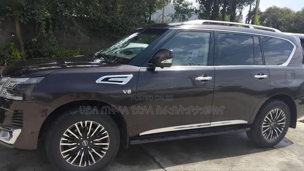 Nissan Patrol 2017 Brown
