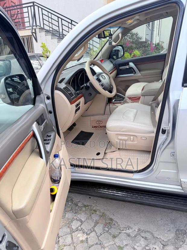 Toyota Land Cruiser 4.5 V8 GX-R 2014 Silver
