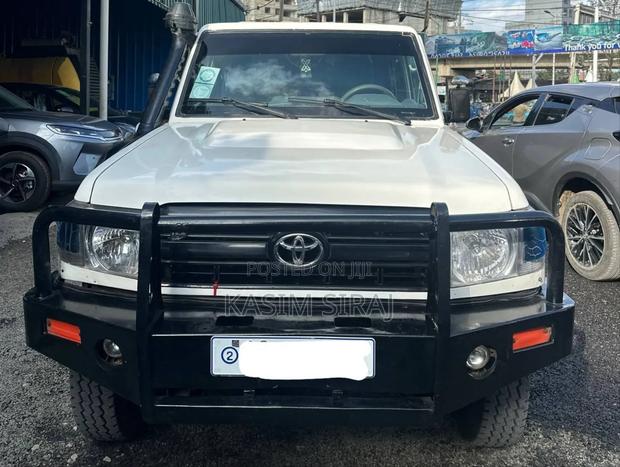 Toyota Land Cruiser 4.5 V8 TD 2018 White