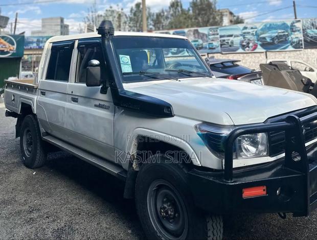 Toyota Land Cruiser 4.5 V8 TD 2018 White