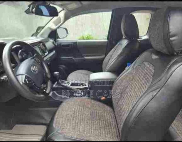 Toyota Tacoma 2018 Gray