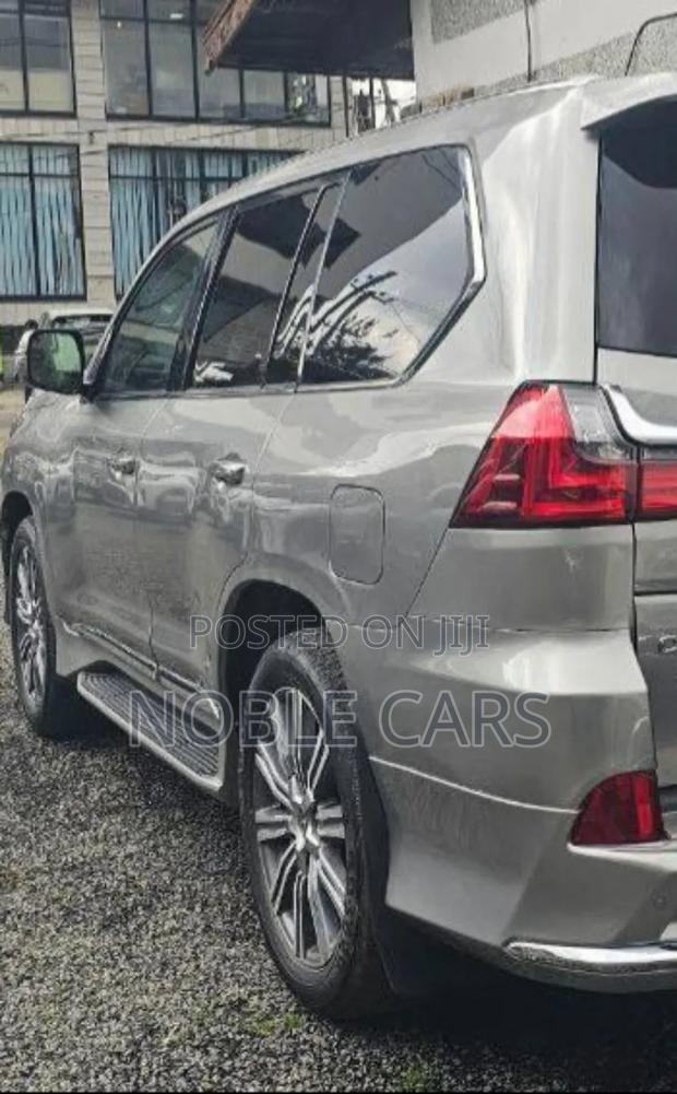 Lexus LX 2017 Gold