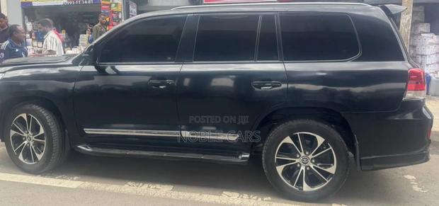Toyota Land Cruiser 2010 Matt Black