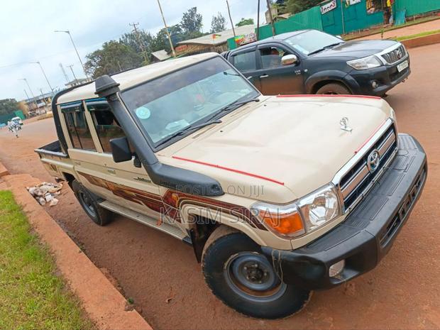 Toyota Land Cruiser 4.5 V8 TD 2016 Blue