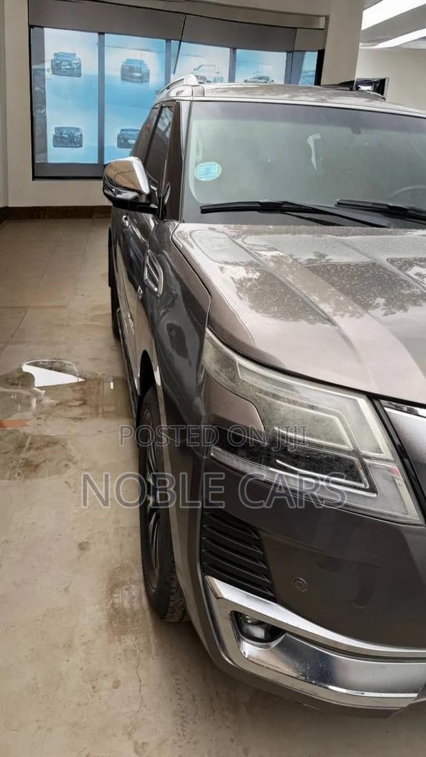Nissan Patrol 2017 Gold
