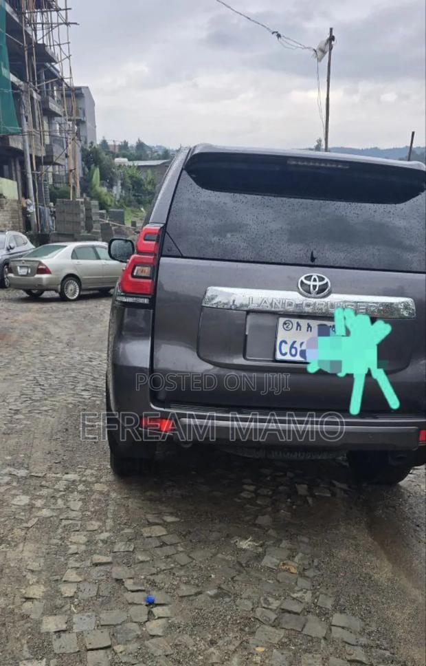 Toyota Land Cruiser 2023 Gray
