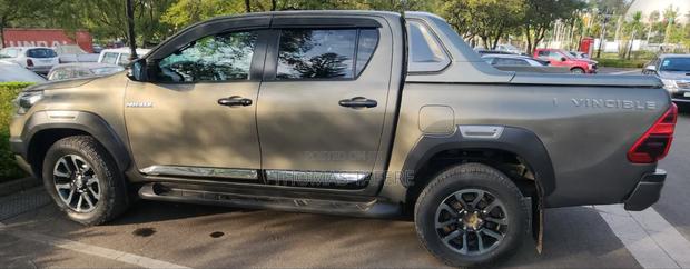 Toyota Hilux 2021 Beige