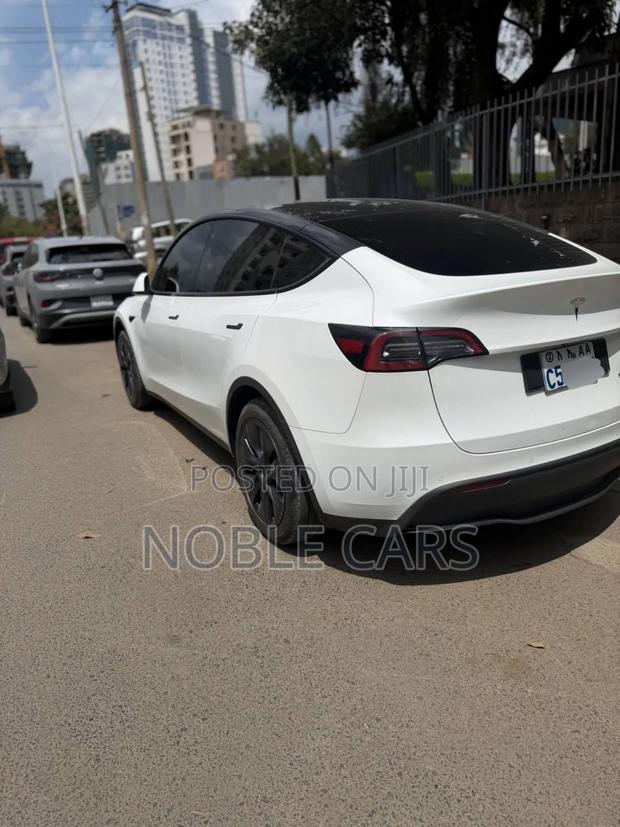 Tesla Model Y 2022 Ivory