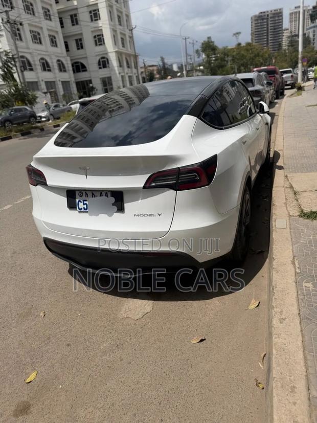 Tesla Model Y 2022 Ivory