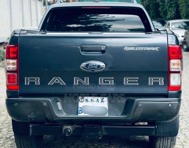 Ford Ranger 2020 Matt Black
