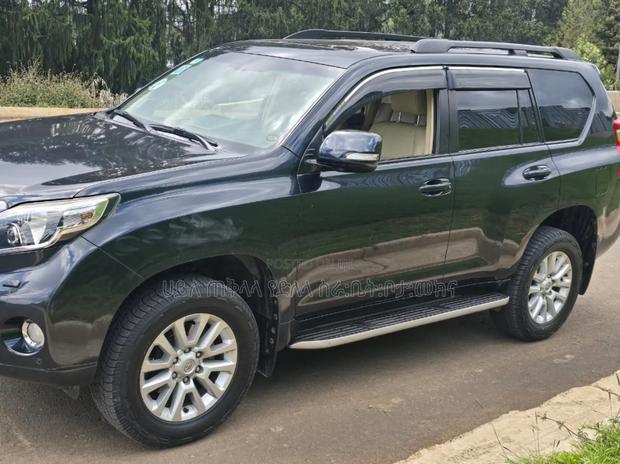 Toyota Land Cruiser Prado 2016 Matt Black
