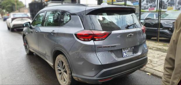Chevrolet Orlando 2024 Gray