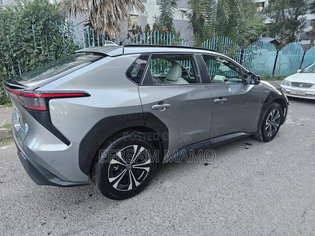 Toyota bZ4X 2024 Gray