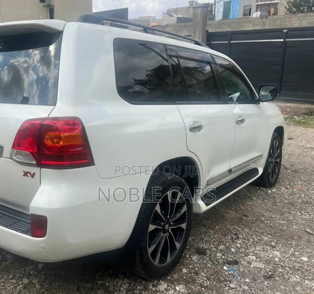 Toyota Land Cruiser 2014 White