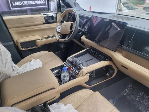 New BYD Leopard 8 2.0 Hybrid AWD 2025 Gray