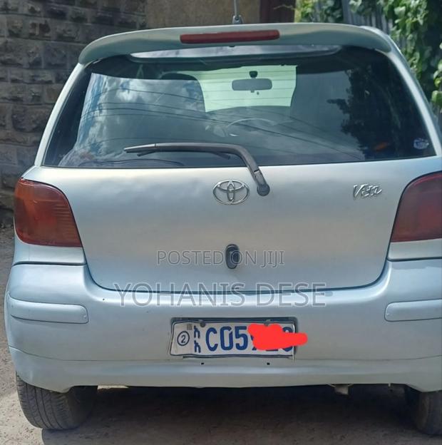 Toyota Vitz 2004 Blue