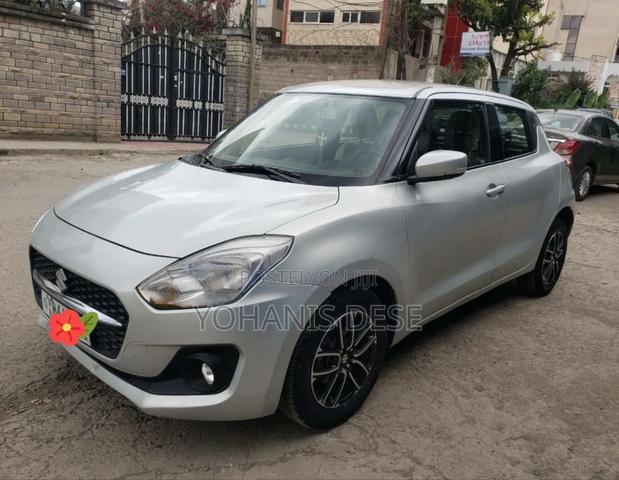 Suzuki Swift 2022 Silver