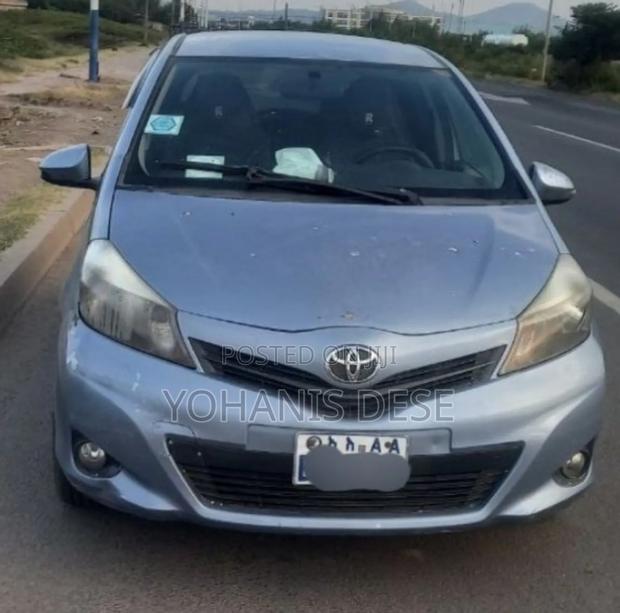 Toyota Yaris 2012 Blue