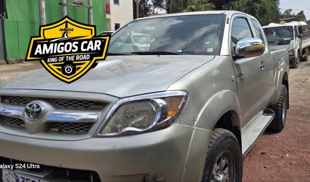 Toyota Hilux 2008 Gray
