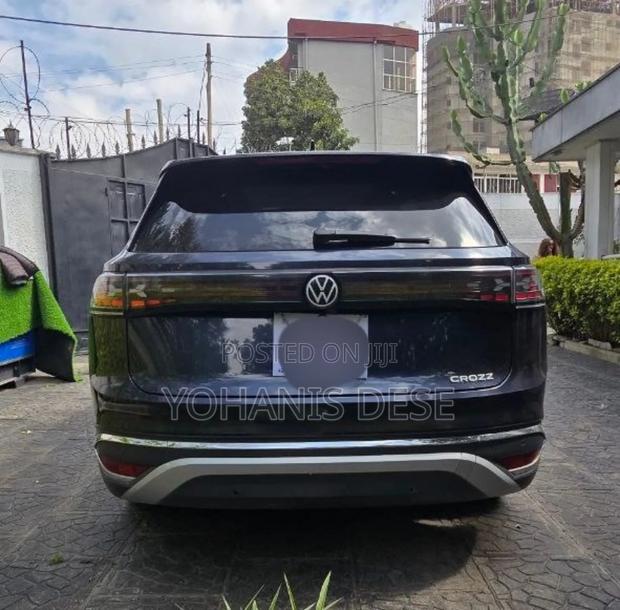Volkswagen ID.6 2022 Blue