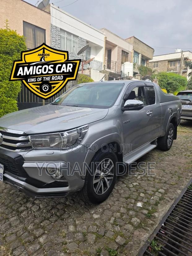 Toyota Hilux 2019 Silver