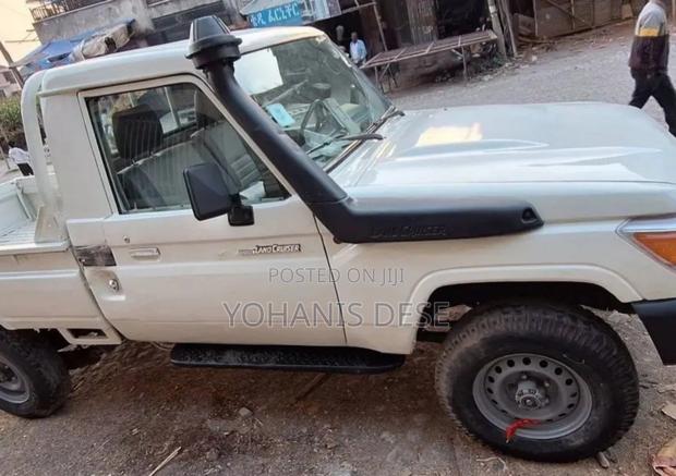 Toyota Land Cruiser 2008 White