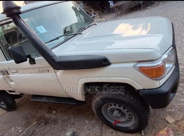 Toyota Land Cruiser 2008 White
