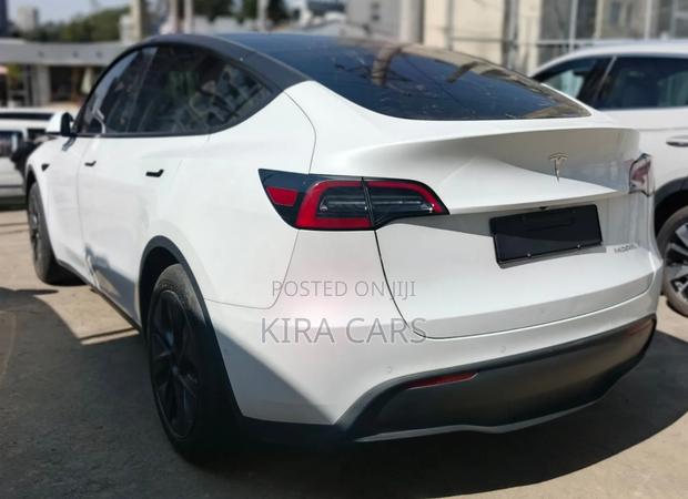 Tesla Model Y 2024 White
