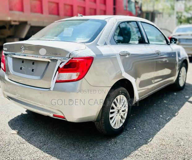 Suzuki Dzire 2023 Silver