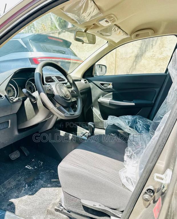 Suzuki Dzire 2023 Silver