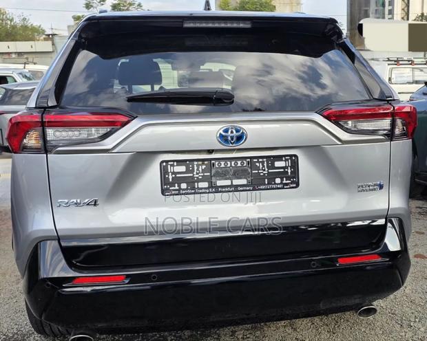 New Toyota RAV4 2024 Silver