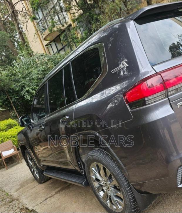Toyota Land Cruiser 2022 Gray